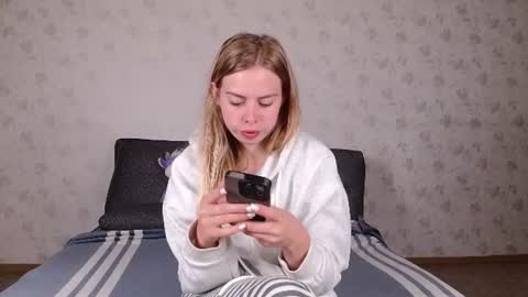 Snapshot of sofia_here chatting on July 13, 2026, 12:02 am Sofia here online show from July 13, 2026, 12:02 am