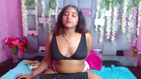 Snapshot of sofia_hernandeez_ chatting on December 4, 2024, 11:46 pm Sofi online show from December 4, 2024, 11:46 pm