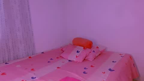 Snapshot of sofia_mark20 chatting on October 7, 2025, 8:06 pm Sofia online show from October 7, 2025, 8:06 pm