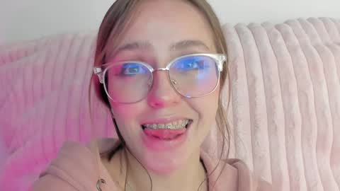 Snapshot of sofia_palacios_ chatting on February 9, 2025, 4:04 am online show from February 9, 2025, 4:04 am