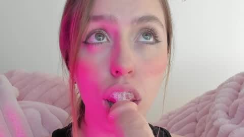 Snapshot of sofia_palacios_ chatting on February 16, 2025, 3:47 am online show from February 16, 2025, 3:47 am