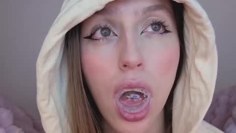 Snapshot of sofia_palacios_ chatting on September 28, 2025, 3:56 am online show from September 28, 2025, 3:56 am