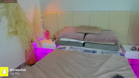 SOFIA PAMELA online show from November 7, 2025, 7:03 pm