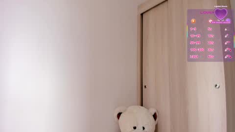 sofia_rivers_ online show from May 13, 2026, 1:30 pm