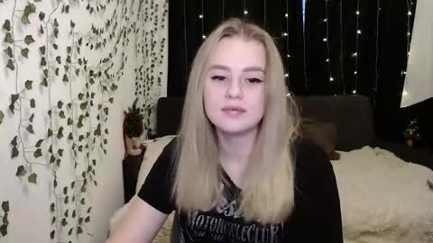 sofia_rosemary online show from December 28, 2024, 12:24 pm