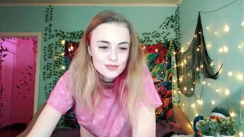 Snapshot of sofia_rosemary chatting on December 17, 2025, 5:52 pm sofia_rosemary online show from December 17, 2025, 5:52 pm