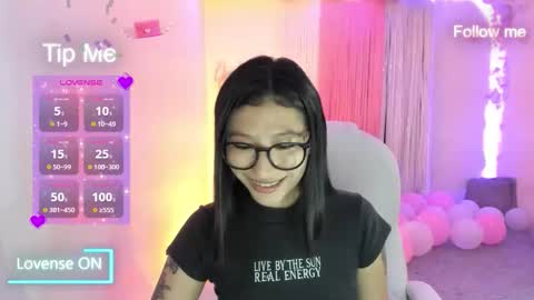 Sofia Thomson online show from March 5, 2026, 2:18 am