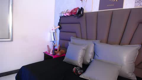 Snapshot of sofia_velez5 chatting on May 21, 2026, 11:17 am online show from May 21, 2026, 11:17 am