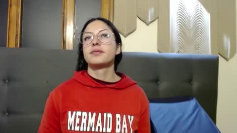 Sofa online show from September 30, 2025, 11:15 am