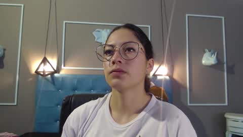 Snapshot of sofia_white3 chatting on November 25, 2025, 10:59 am Sofa online show from November 25, 2025, 10:59 am