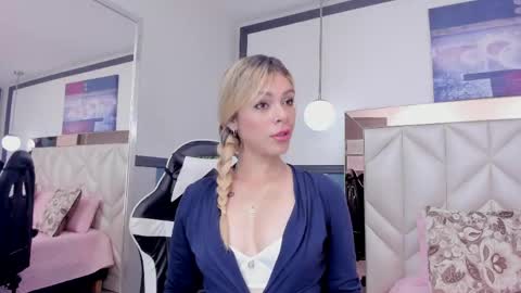 Snapshot of sofiaa_morris chatting on April 19, 2026, 7:16 pm Sofia online show from April 19, 2026, 7:16 pm