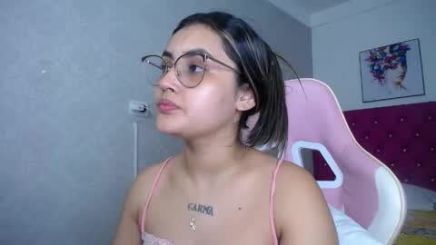Snapshot of sofiaasexy19 chatting on May 17, 2026, 11:01 pm Sofia online show from May 17, 2026, 11:01 pm