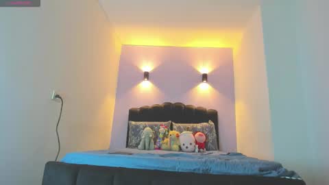 Snapshot of sofiaclaus_19 chatting on October 17, 2025, 8:28 am Sofia online show from October 17, 2025, 8:28 am