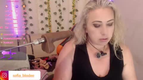 Snapshot of sofiacurvy45 chatting on May 27, 2026, 1:57 am sofiacurvy45 online show from May 27, 2026, 1:57 am