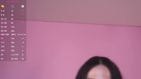 Snapshot of sofiahelberg chatting on February 18, 2026, 10:33 am Third day here my name Eva online show from February 18, 2026, 10:33 am