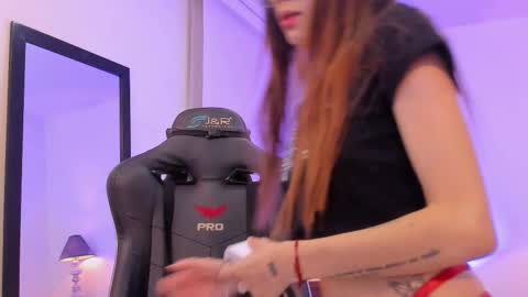 Sofia  Help me reach 5K followers  online show from November 5, 2025, 8:09 pm