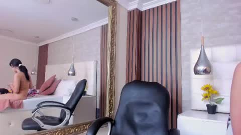 sofiathoompson online show from July 5, 2026, 8:49 pm