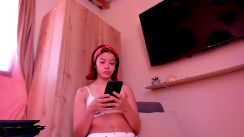 sofiavelez01 online show from May 20, 2026, 4:24 pm