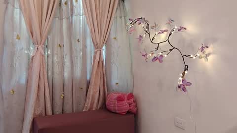 Sofi Bella online show from March 26, 2026, 7:30 pm