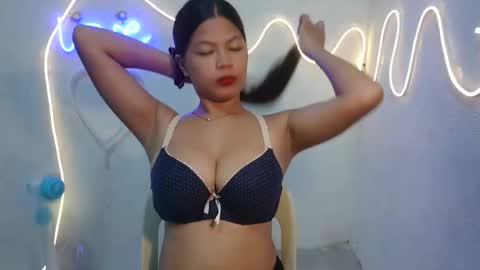 Snapshot of sofie_loorexx chatting on April 10, 2026, 11:15 am sofie_loorexx online show from April 10, 2026, 11:15 am
