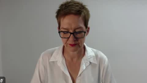 Snapshot of sofie_velvet chatting on April 27, 2026, 6:22 am Sofie Velvet online show from April 27, 2026, 6:22 am