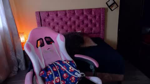 sofii_cute01 online show from December 19, 2025, 12:23 pm