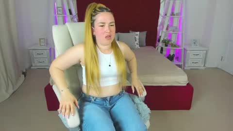 sofii_darling online show from April 5, 2026, 4:37 pm