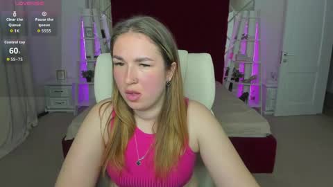 Snapshot of sofii_darling chatting on April 28, 2026, 4:45 pm sofii_darling online show from April 28, 2026, 4:45 pm