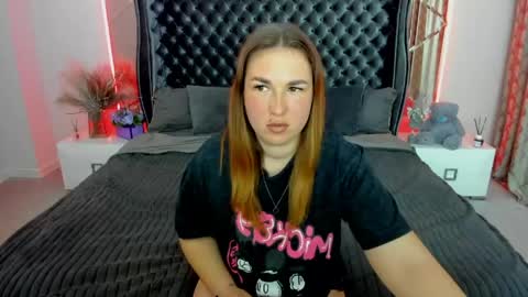 Snapshot of sofii_darling chatting on May 1, 2026, 4:55 pm sofii_darling online show from May 1, 2026, 4:55 pm