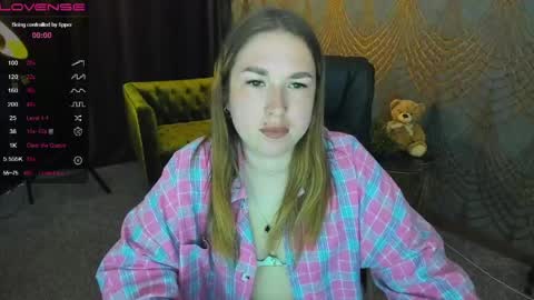 Snapshot of sofii_darling chatting on May 4, 2026, 5:31 pm sofii_darling online show from May 4, 2026, 5:31 pm