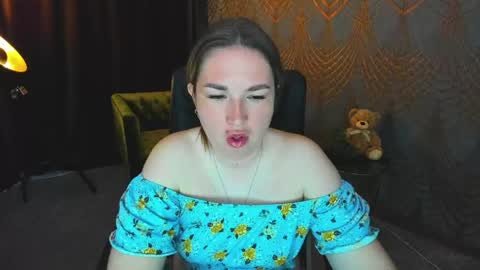 Snapshot of sofii_darling chatting on May 5, 2026, 4:48 pm sofii_darling online show from May 5, 2026, 4:48 pm