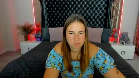 sofii_darling online show from July 23, 2026, 5:00 pm
