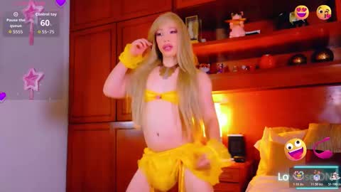 Snapshot of sofiiboniita_ chatting on October 30, 2025, 2:24 am Sofa bonita online show from October 30, 2025, 2:24 am