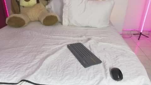   online show from April 27, 2026, 9:46 pm