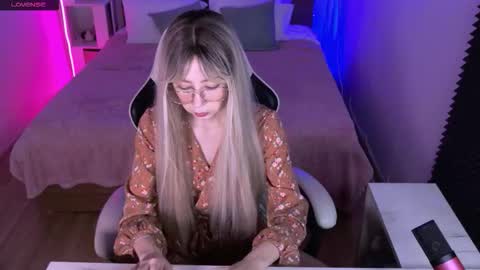 Sofia online show from October 13, 2025, 4:12 am