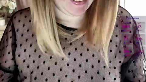 Snapshot of soft_body chatting on April 28, 2026, 1:27 pm Hi Im Sofia online show from April 28, 2026, 1:27 pm