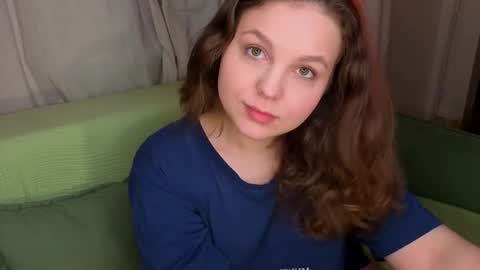 Snapshot of softandcurvy chatting on March 26, 2026, 8:25 pm Alice online show from March 26, 2026, 8:25 pm