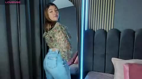 Snapshot of softbliss_fg chatting on July 13, 2026, 1:47 pm sofia online show from July 13, 2026, 1:47 pm
