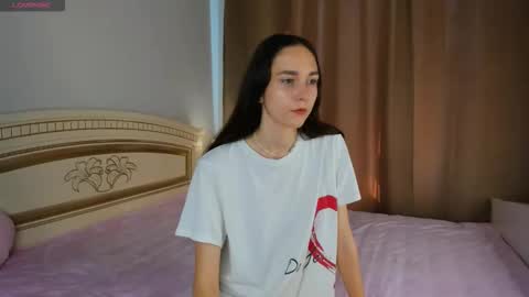 Snapshot of softiedream chatting on September 28, 2025, 7:25 am Elly online show from September 28, 2025, 7:25 am