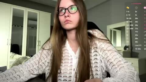 softlygirl online show from March 22, 2026, 5:27 pm