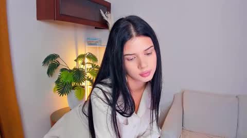 Snapshot of softlyy_bold chatting on September 20, 2025, 6:47 am Alice online show from September 20, 2025, 6:47 am