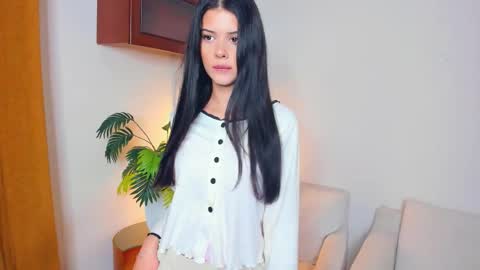 Snapshot of softlyy_bold chatting on September 28, 2025, 7:03 am Alice online show from September 28, 2025, 7:03 am