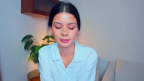 Snapshot of softlyy_bold chatting on October 7, 2025, 7:05 am Alice online show from October 7, 2025, 7:05 am