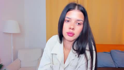 Snapshot of softlyy_bold chatting on October 28, 2025, 6:50 am Alice online show from October 28, 2025, 6:50 am