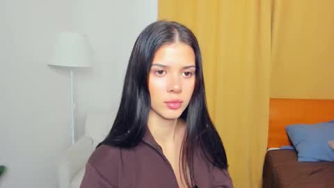 Snapshot of softlyy_bold chatting on November 7, 2025, 6:57 am Alice online show from November 7, 2025, 6:57 am