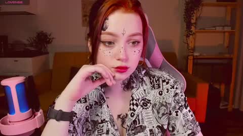 Snapshot of sofy_benson chatting on December 6, 2024, 12:27 pm Sofy online show from December 6, 2024, 12:27 pm