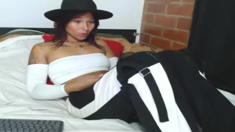  Sofy  online show from November 29, 2025, 2:25 am