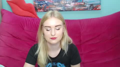 sofysoft online show from September 18, 2025, 4:47 am