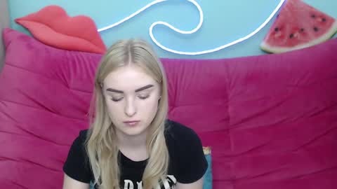 sofysoft online show from November 10, 2025, 6:12 am