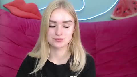 sofysoft online show from November 14, 2025, 6:34 am